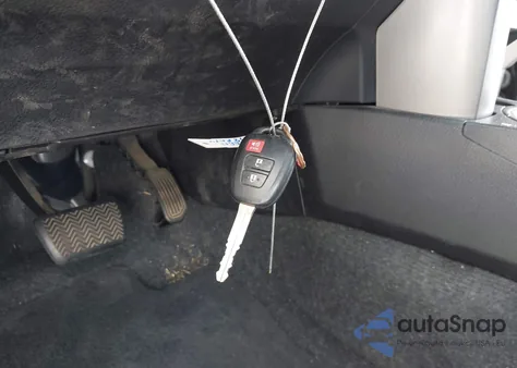 2018 Toyota Rav4 Le z USA, uszkodzony, nr VIN 2T3ZFREV5JW486591